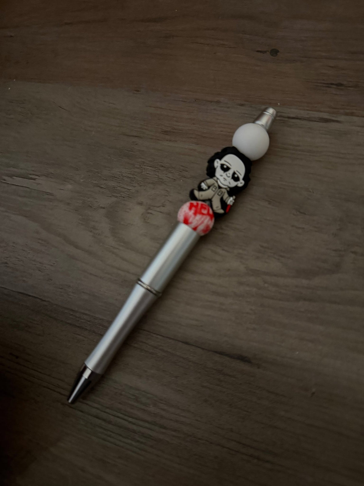 Horror-Inspired Beaded Pen | Michael Myers-Inspired Halloween Pen | Spooky Horror Movie Pen | Handmade Gift for Horror Lovers - Linnea’s Cute Creationz