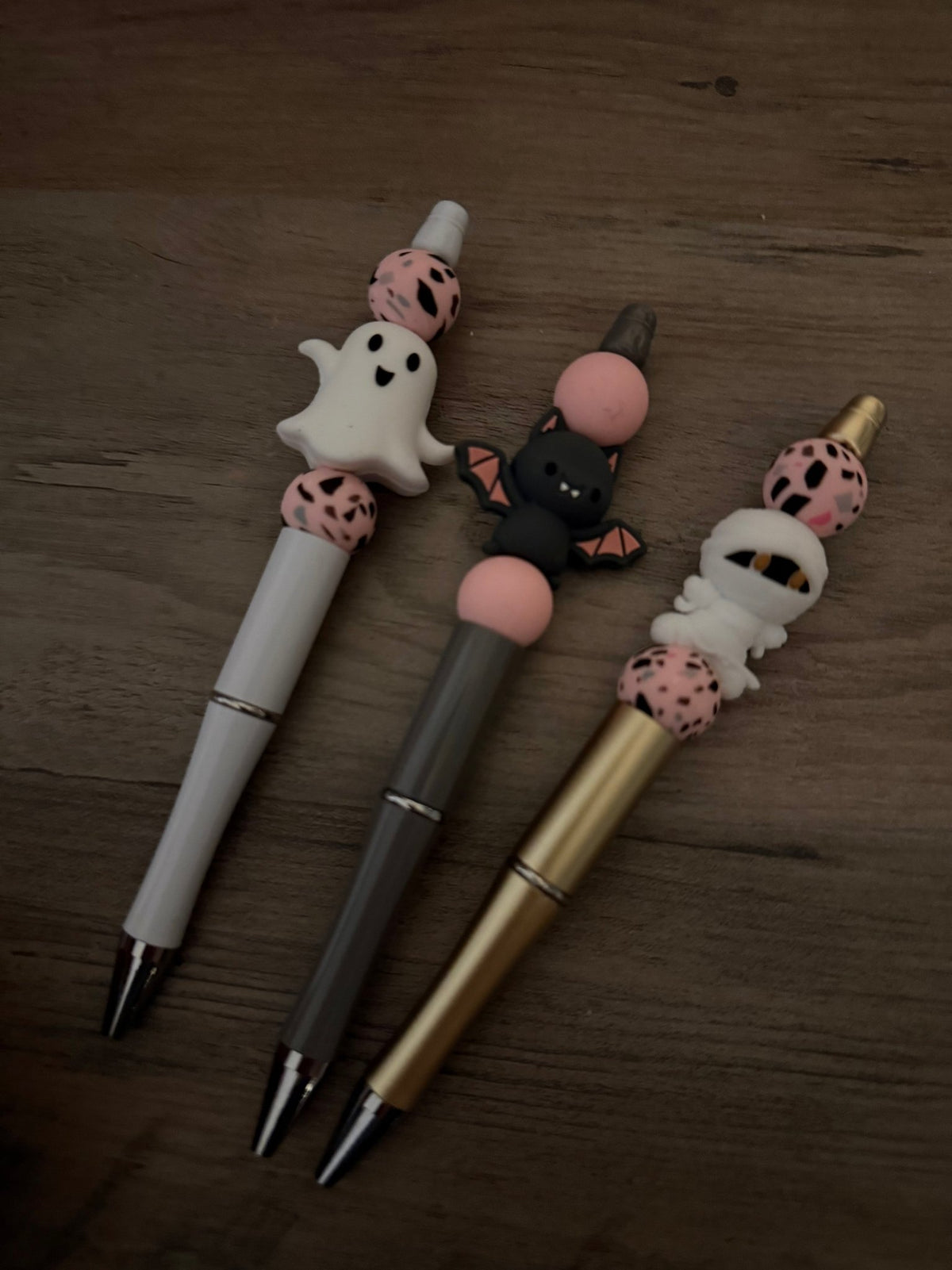 Pink Spooky Halloween Beaded Pens | Ghost, Bat & Mummy Pens | Cute Halloween Pens | Spooky Season Gifts - Linnea’s Cute Creationz