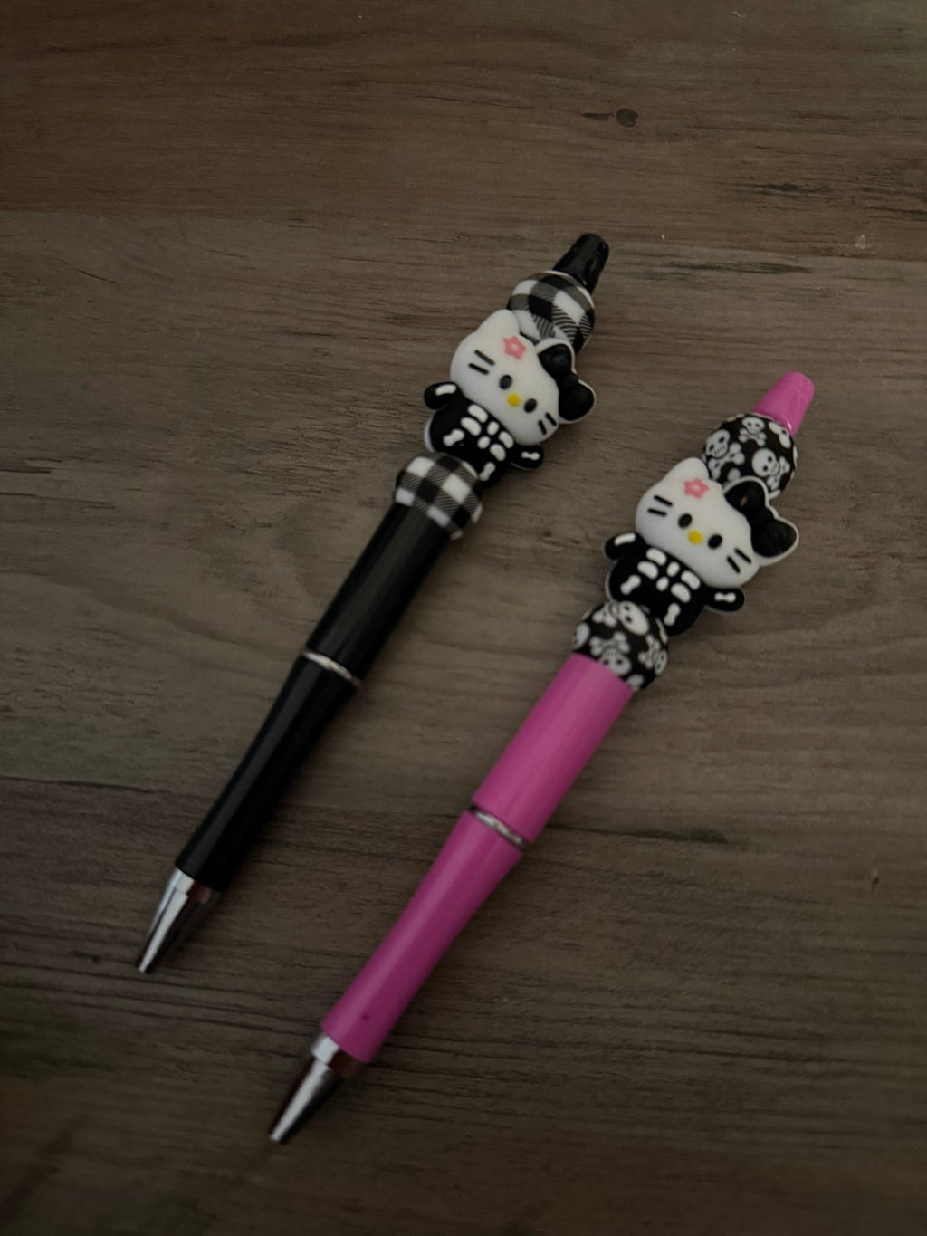 Spooky Kitty Beaded Pens | Skeleton Kitty Halloween Pens | Pink & Black Gothic Pens | Cute Spooky Season Gifts - Linnea’s Cute Creationz